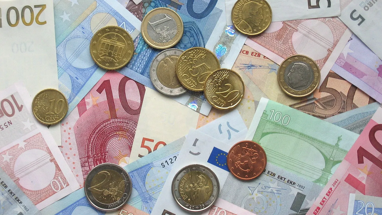 Euro and dollar banknotes